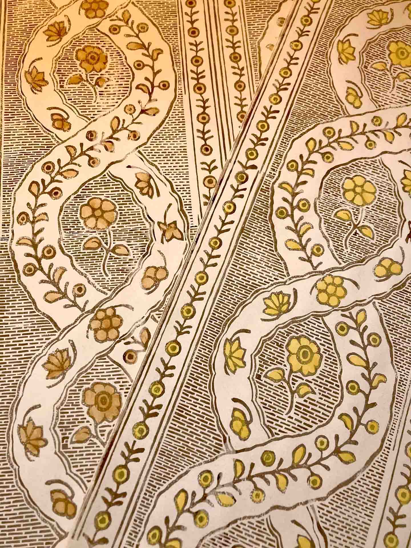 Domino Swag Hand Blocked Oar Printed Wallpaper