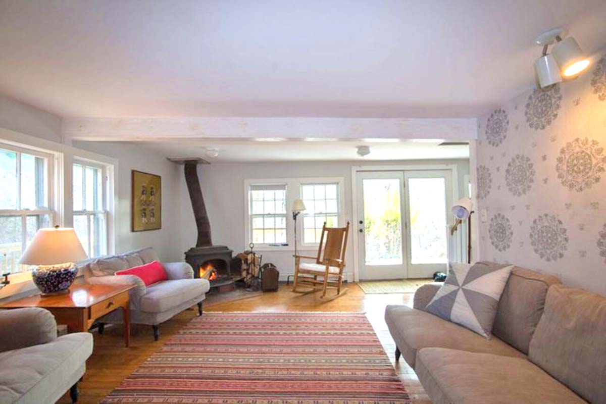 Handmade Wallpaper In The Pattern of Royal Bees of 1800 In A Drawing Room